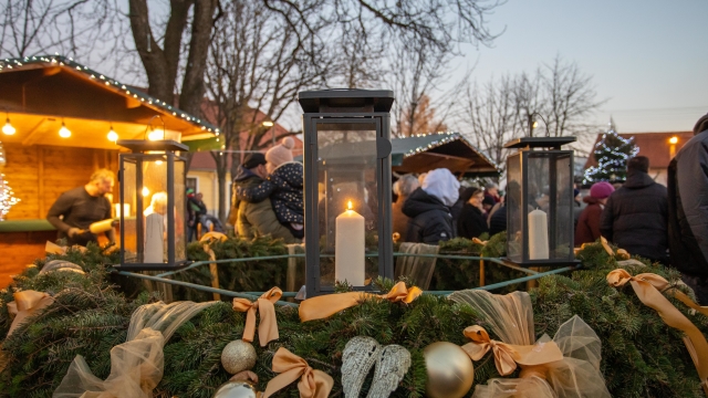 Adventi vasárnapok a Szentháromság téren